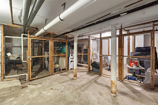 Building Photo - 805 Park Ave