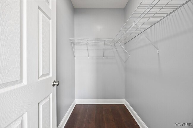 Building Photo - 5445 E Creek Rd