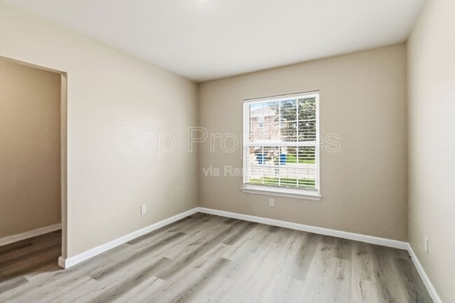 Building Photo - 15027 Harbor Lndg