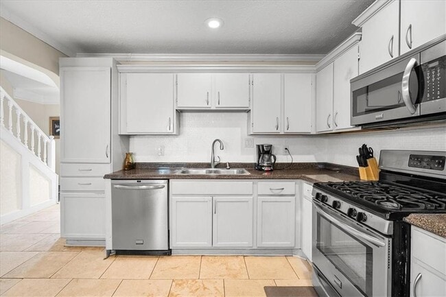 Building Photo - 1052 Travelers Trail