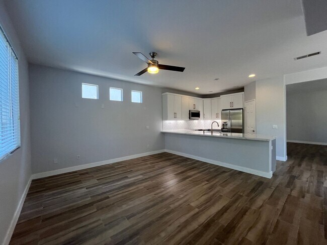 Building Photo - Spacious 4-Bedroom Home in Mira Mesa – Tam...