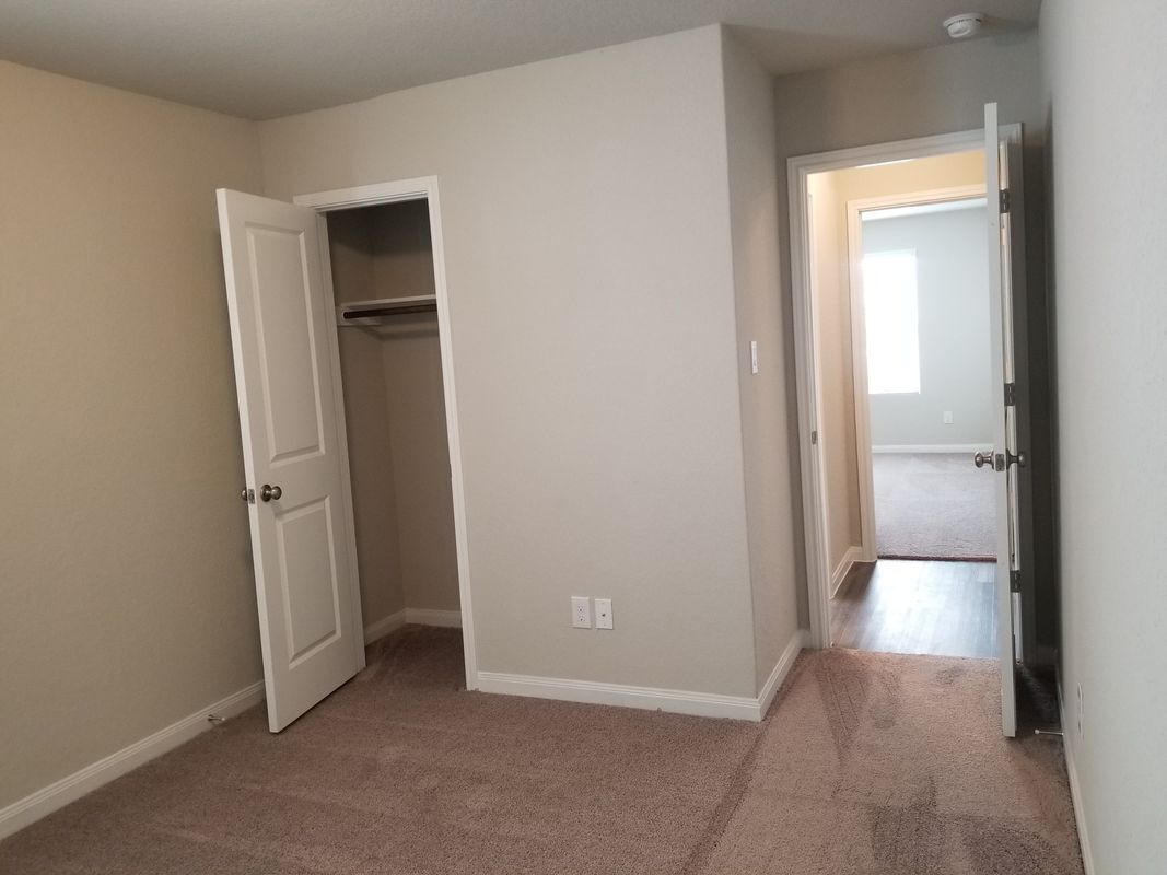 Building Photo - 210 Holland Pk