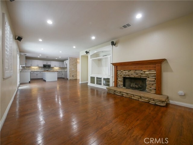 Building Photo - 3476 Hawthorne Dr