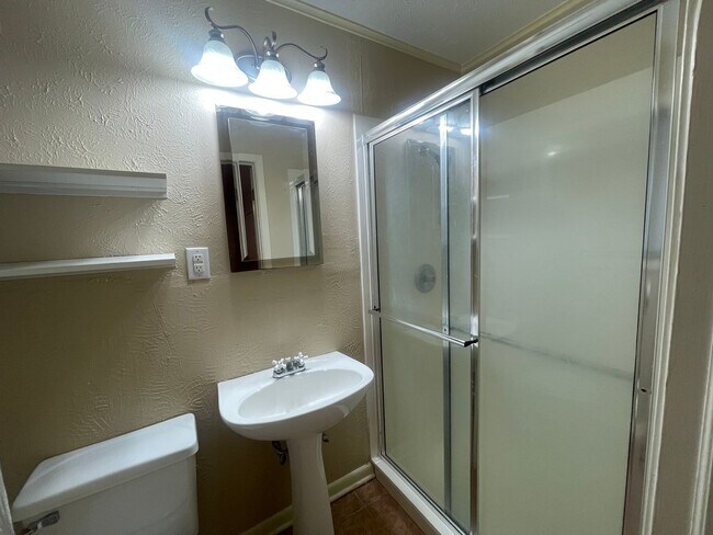 Building Photo - Broadmoor Charmer! A Must See!