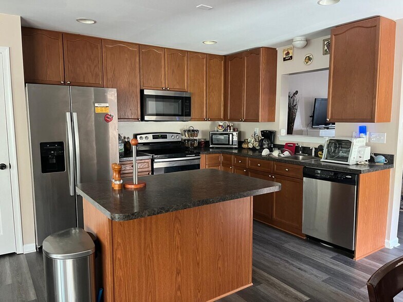 Kitchen - 199 Rumbling Rock Rd