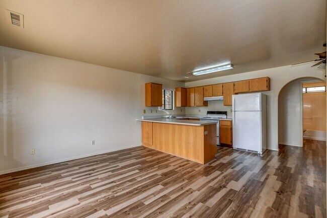 Building Photo - 6284 N Buckboard Dr