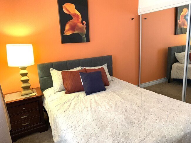 Building Photo - Meridian-FURNISHED 2 BDR /2 BATH + Den Lux...