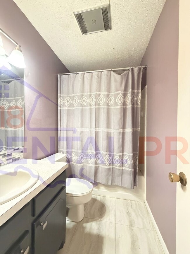 Building Photo - Camillia Circle Duplex