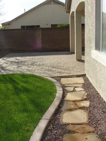 Building Photo - 3329 E Ravenswood Dr