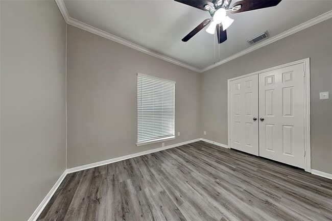 Building Photo - 719 Fernglade Dr
