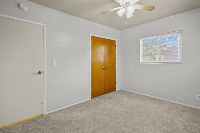 Building Photo - 1073 Palm Ave