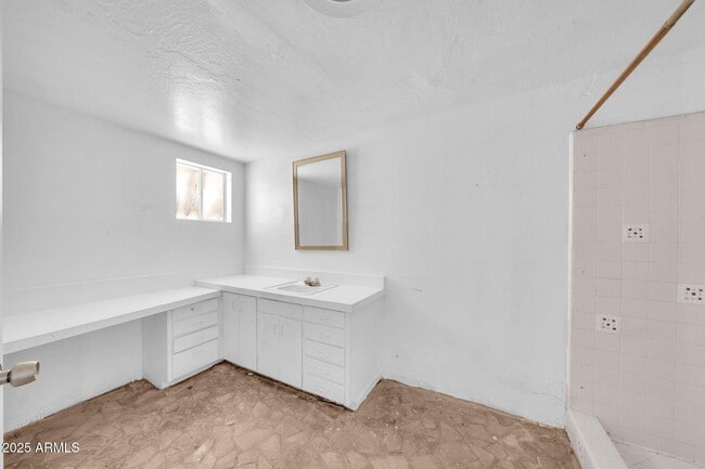Building Photo - 4548 N 29th Ave