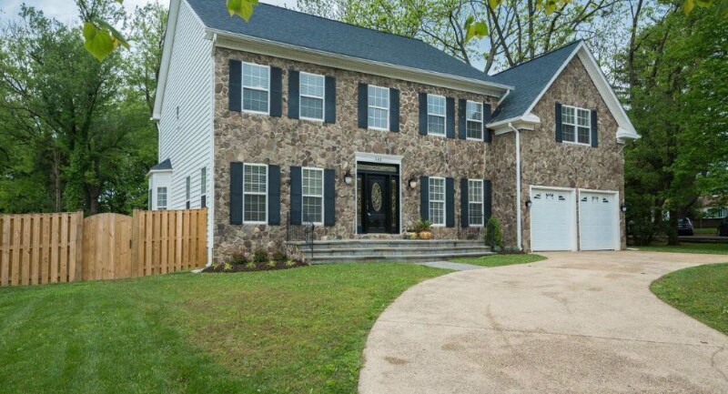 Building Photo - 445 Knoll St NW