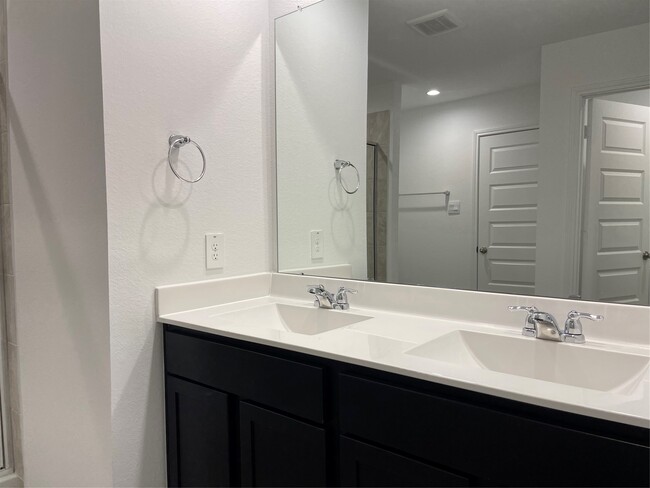 Building Photo - 7423 Audubon Russet Dr