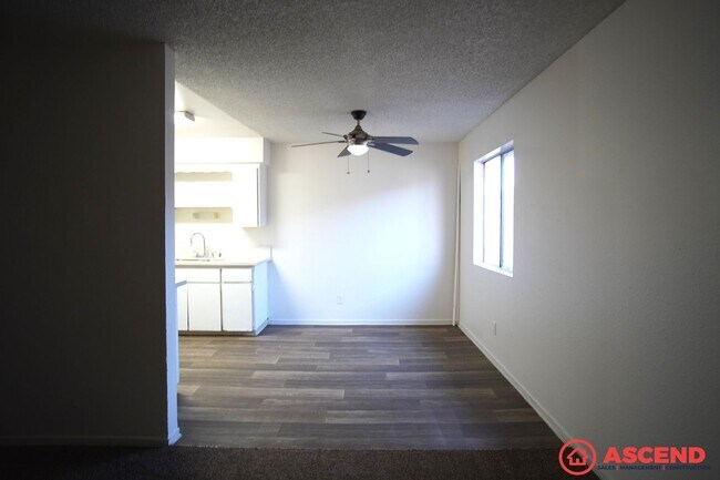Building Photo - 804 Karma Ct