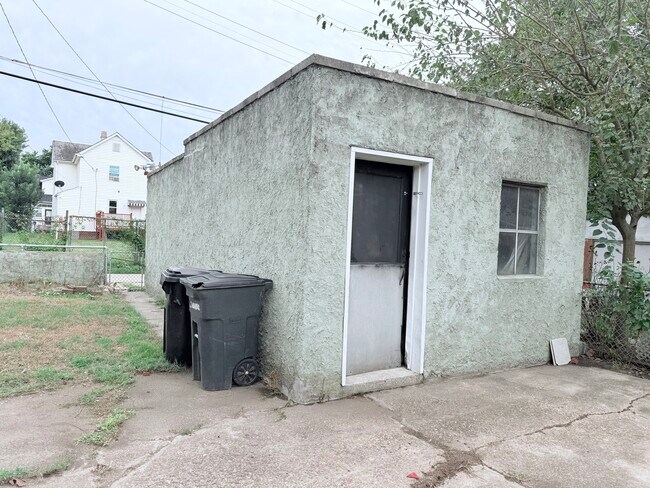 Building Photo - 239 St Helena Ave
