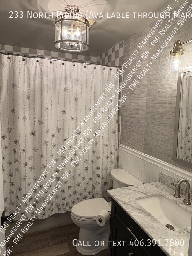 Building Photo - 233 N Riding