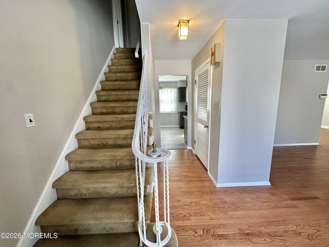 Building Photo - 382 W Park Ave