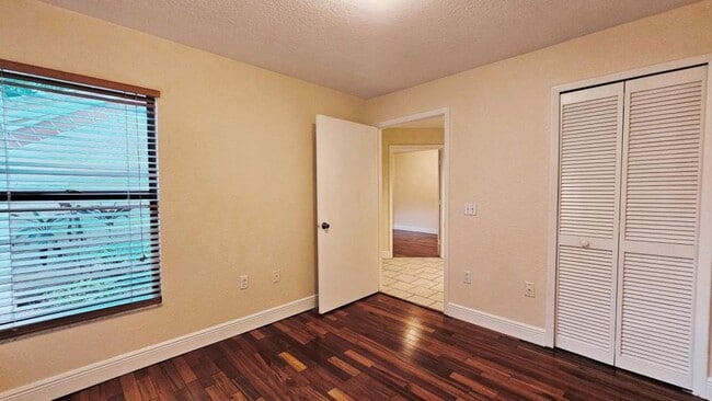 Building Photo - 7813 Sugar Bend Dr
