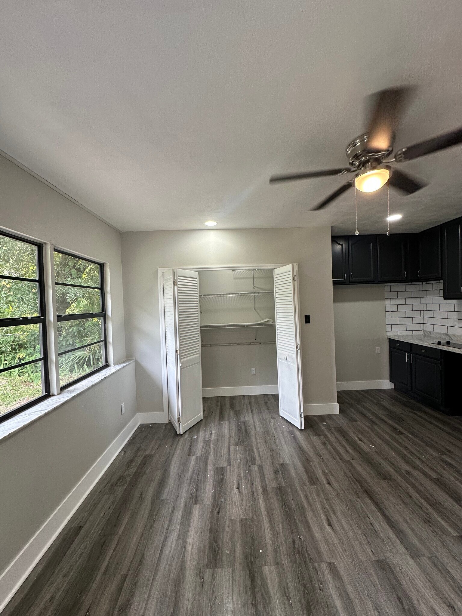 Building Photo - 429 Ventura Ave