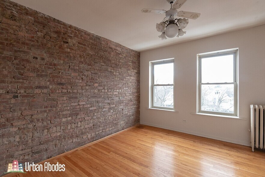 Building Photo - 4224 N Paulina St