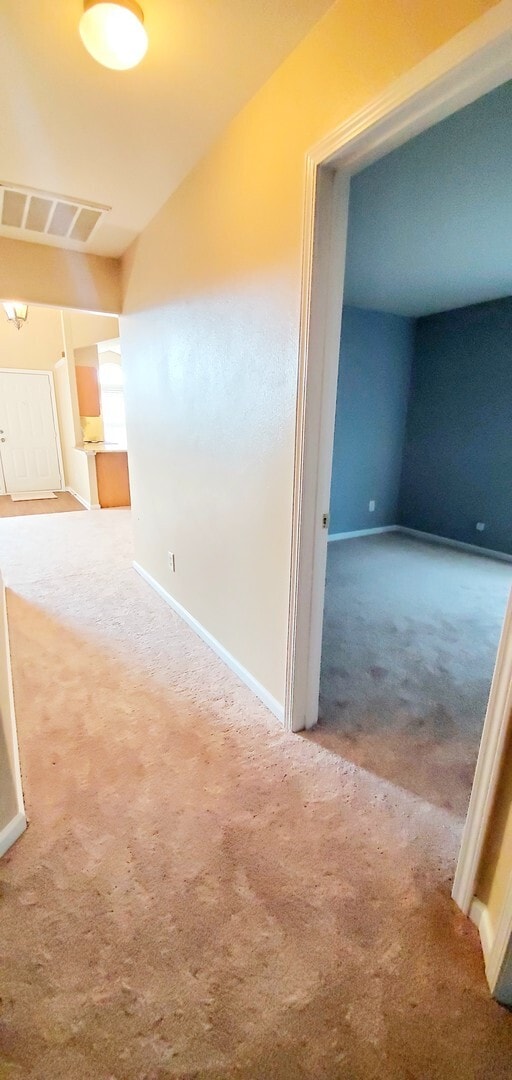 Building Photo - 3 Bedroom/2 Bath Charming Ranch