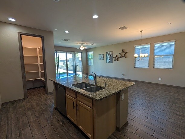 Building Photo - 41390 W Carlisle Ln