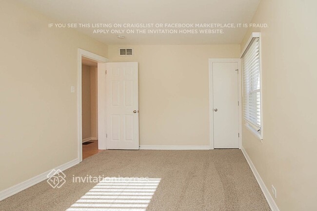 Building Photo - 4100 W 99th Pl