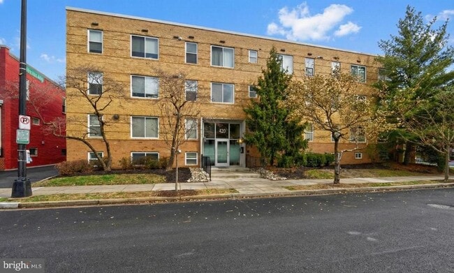 Building Photo - 420 16th St SE