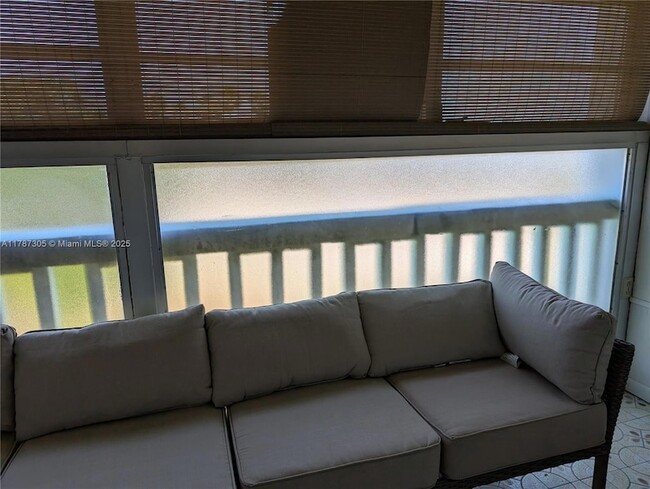 Building Photo - 1501 NE Miami Gardens Dr