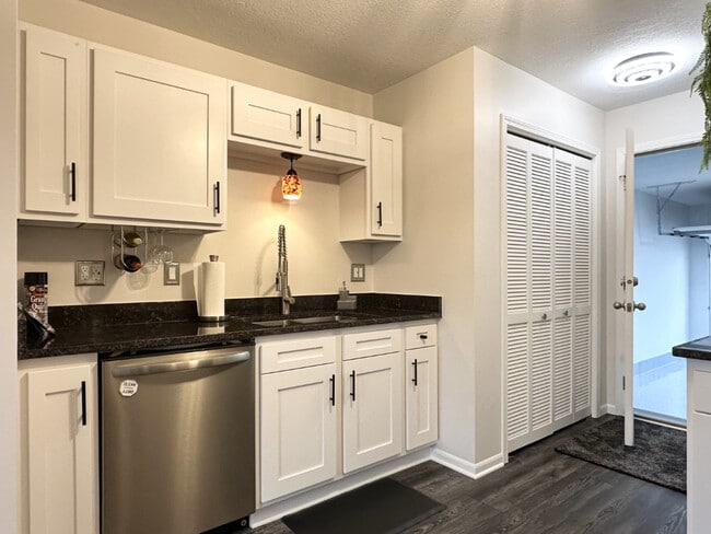 Building Photo - 1514 Northfield Meadows Blvd