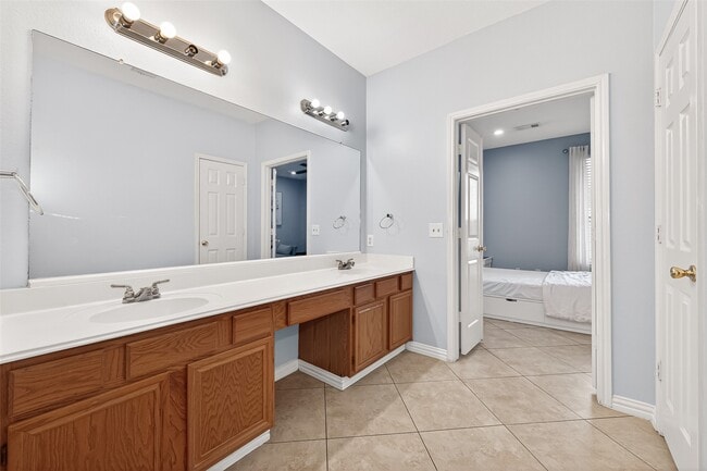 Building Photo - 20135 Golden Mesa Dr