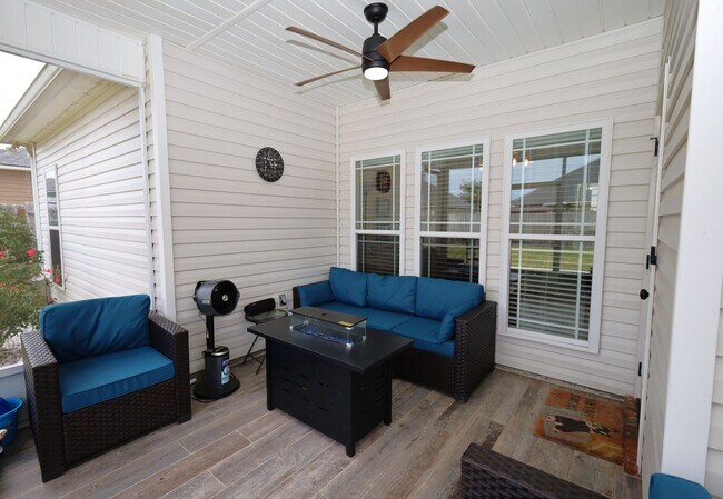 Building Photo - 3905 Crusader Ct