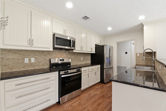 Building Photo - 2019 Brimberry St