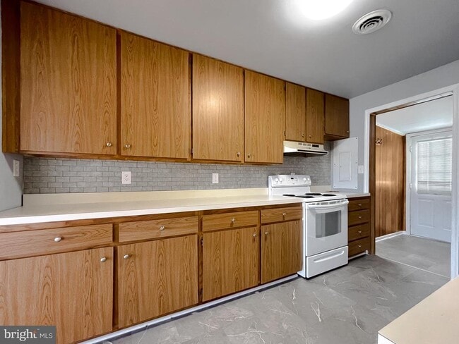 Building Photo - 37117 Moore Rd