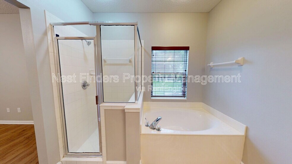 Building Photo - 105 N Aberdeenshire Dr