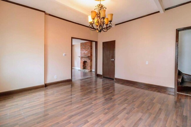 Building Photo - Beautifully Renovated Brick Home in East F...