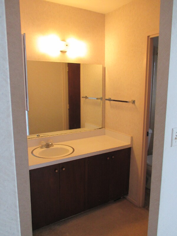 Building Photo - 1077 Ala Napunani St