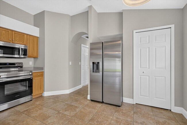 Building Photo - 557 Lindsay Anne Ct