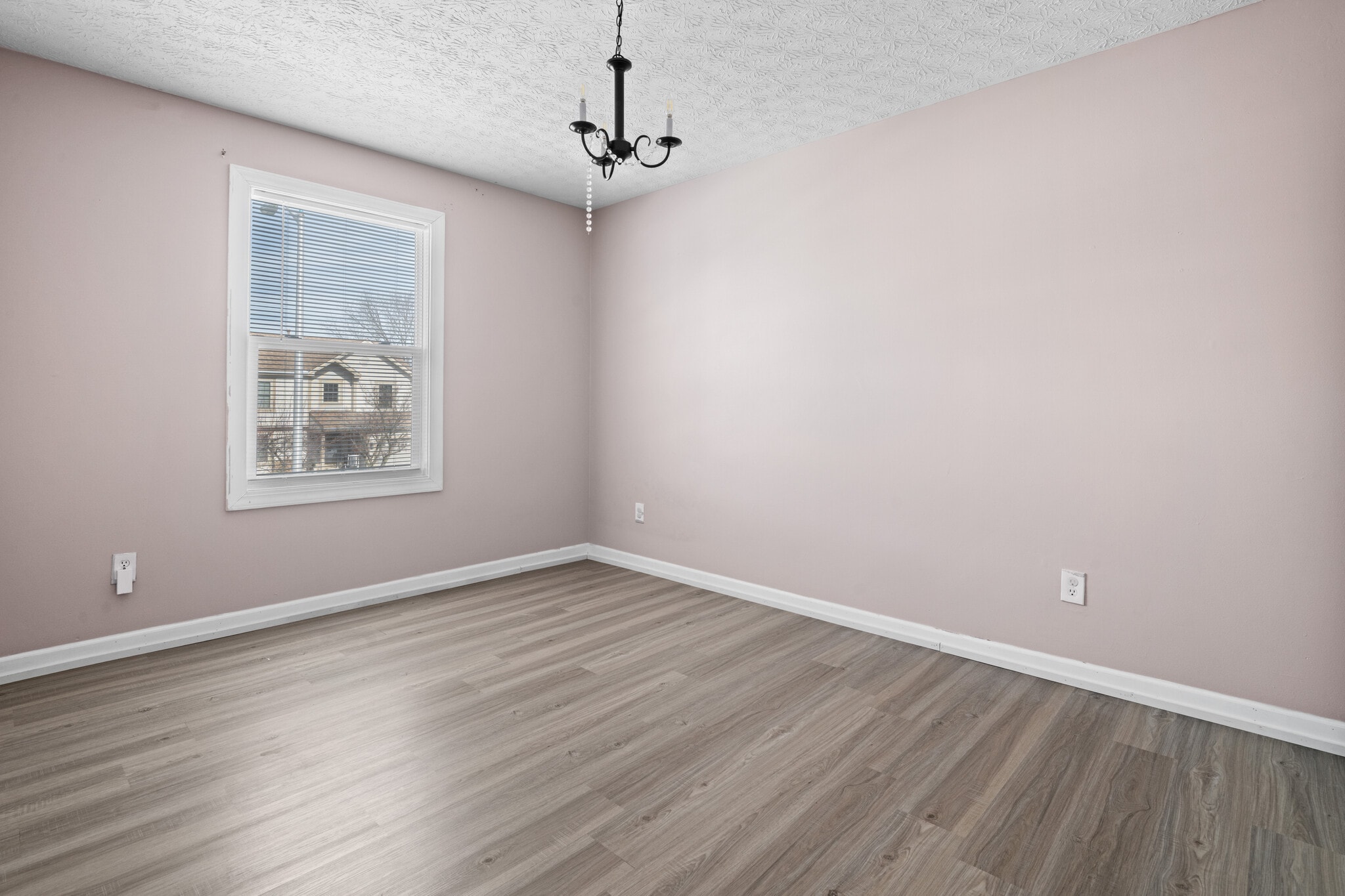 Building Photo - 6069 Northbend Dr