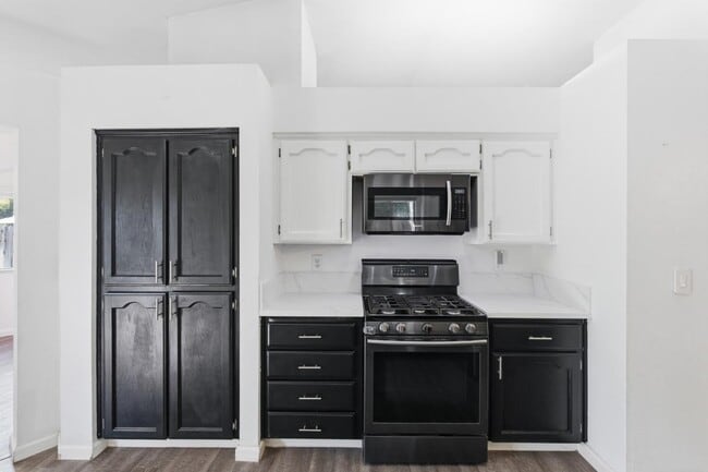 Building Photo - 3345 W Stuart Ave