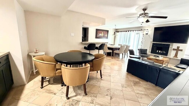 Building Photo - 322 McFadden Dr