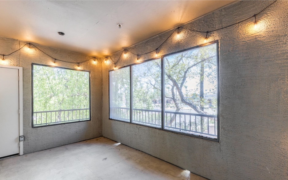 Building Photo - 15050 N Thompson Peak Pky