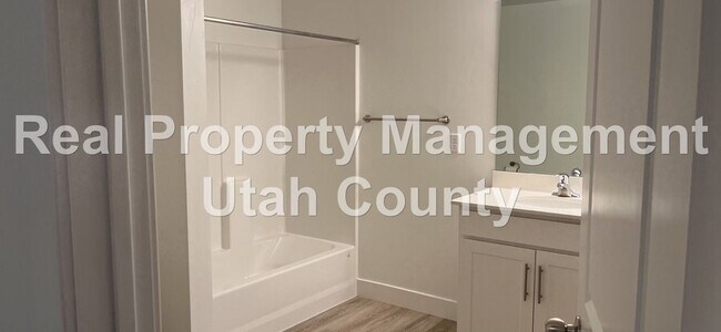 Building Photo - 891 N 1120 E