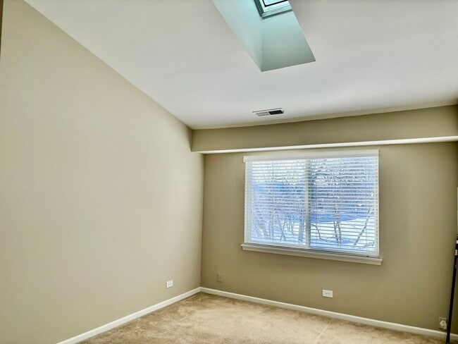 Building Photo - 2711 Odlum Dr