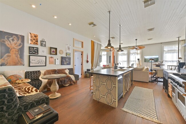 Building Photo - 1614 Avenue K