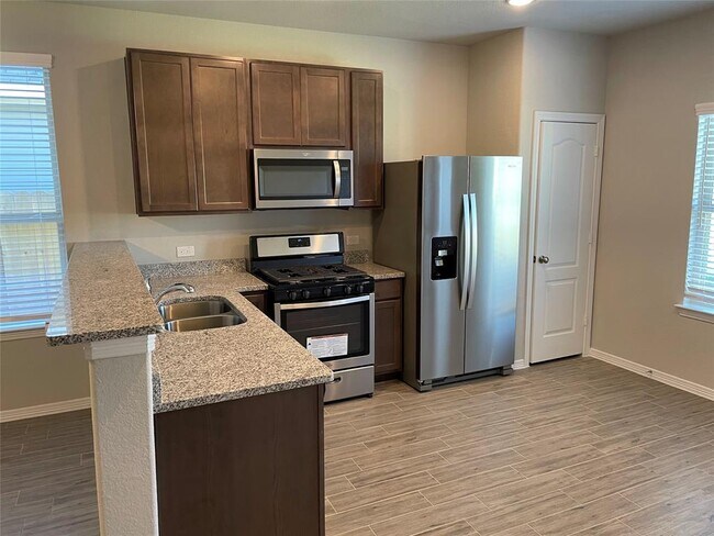 Building Photo - 903 Redinger Ridge Dr