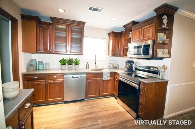 Building Photo - 1806 Cedarwood Ct