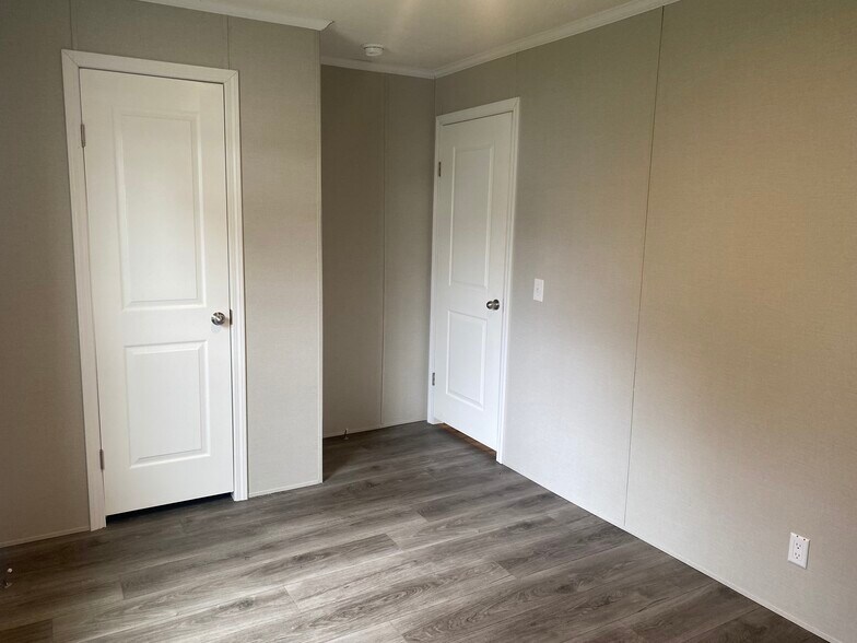 Building Photo - 80 Belmar St