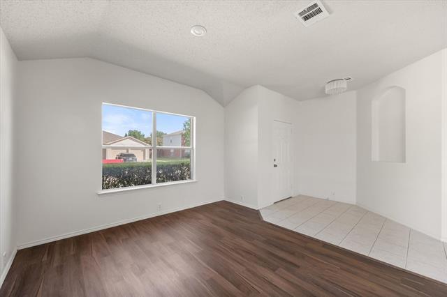 Building Photo - 1406 Anglican Dr